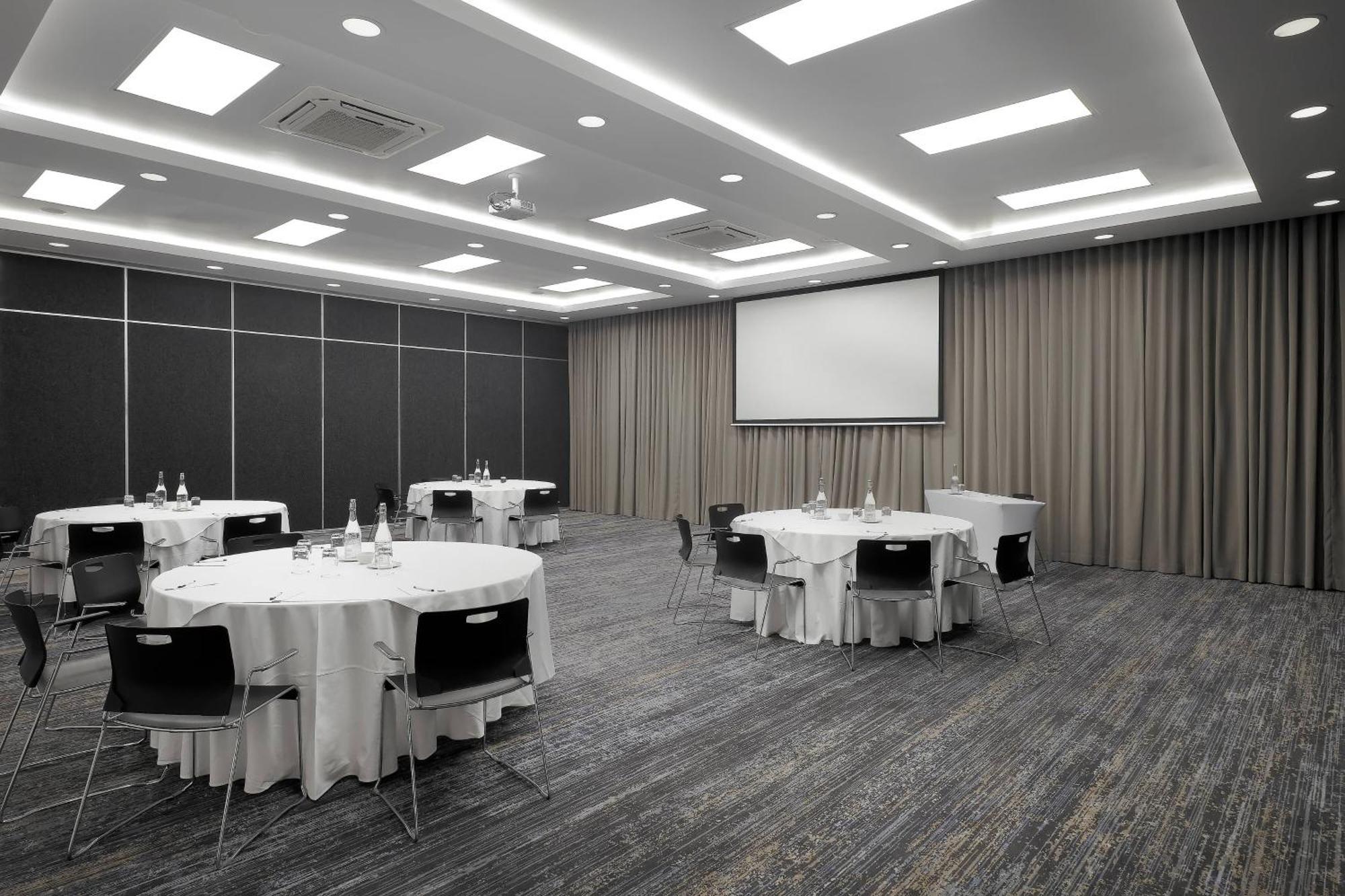 Protea Hotel by Marriott Durban Umhlanga Bagian luar foto