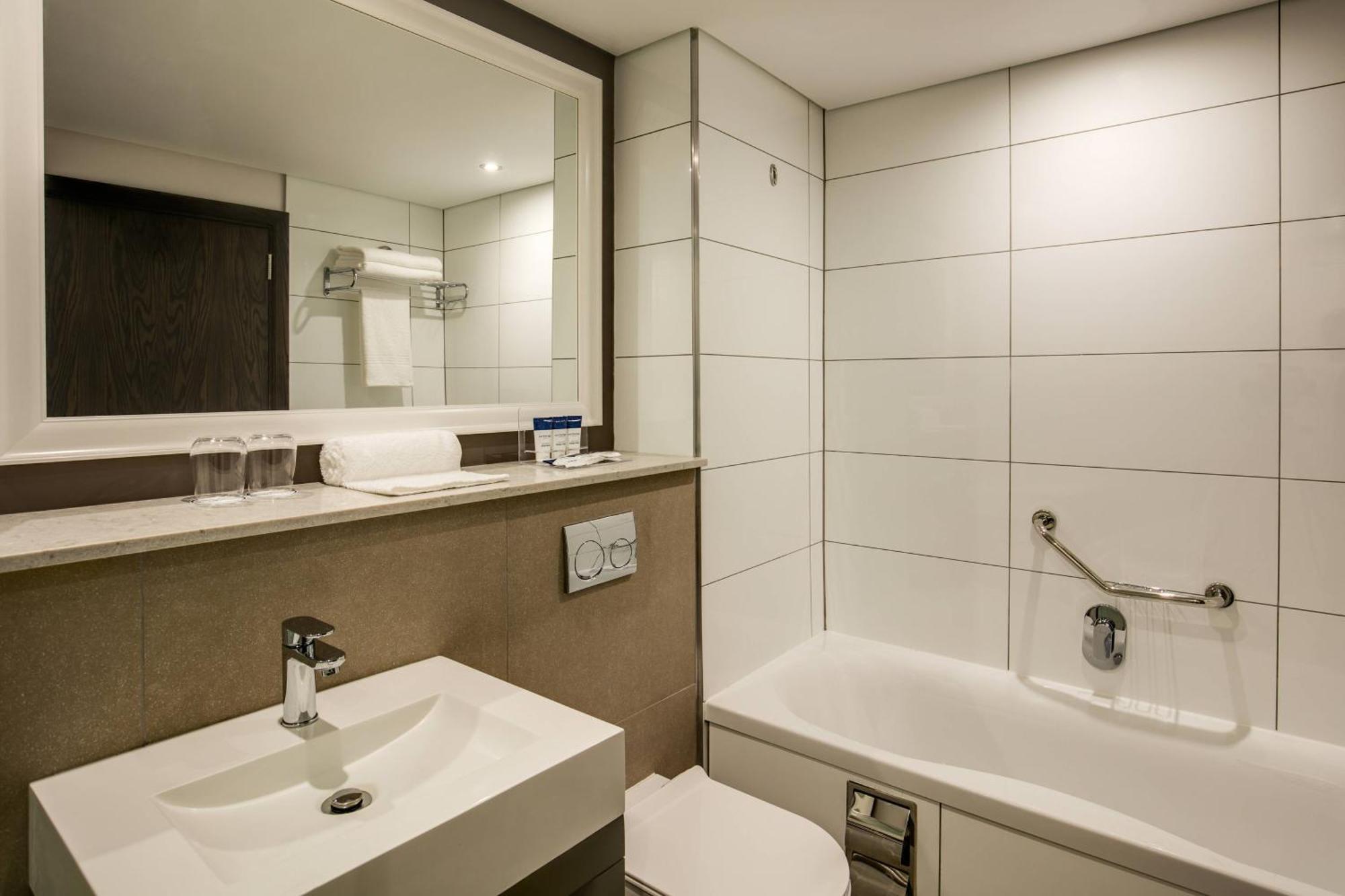 Protea Hotel by Marriott Durban Umhlanga Bagian luar foto