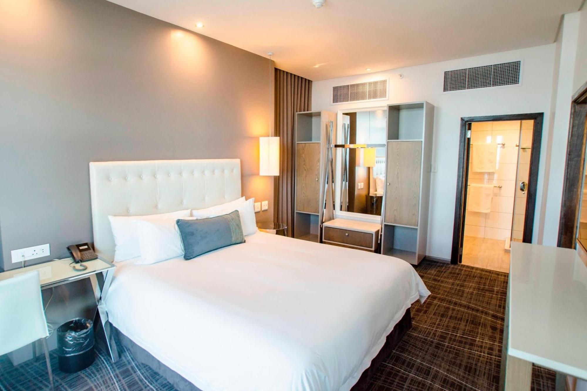 Protea Hotel by Marriott Durban Umhlanga Bagian luar foto