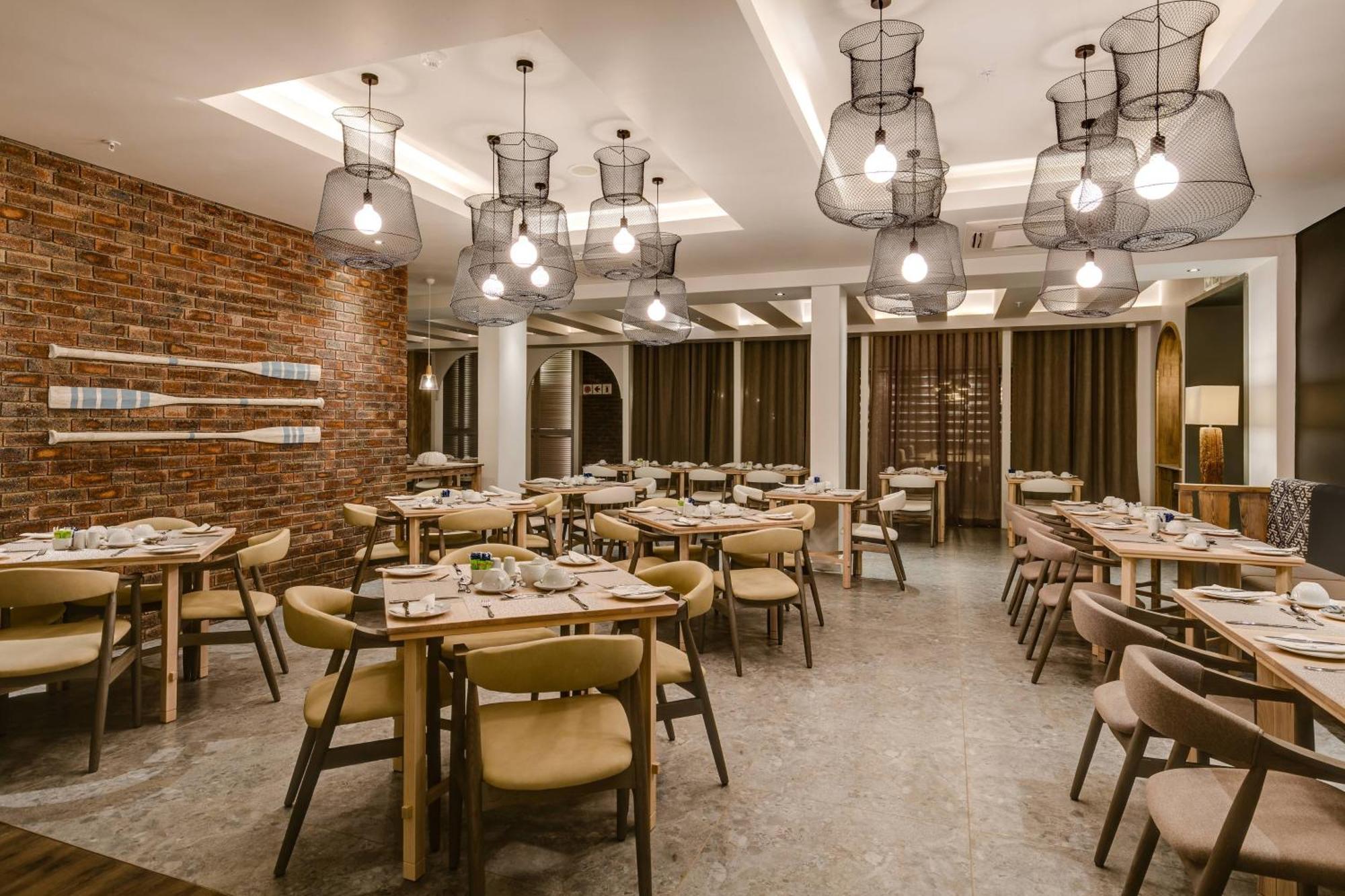 Protea Hotel by Marriott Durban Umhlanga Bagian luar foto